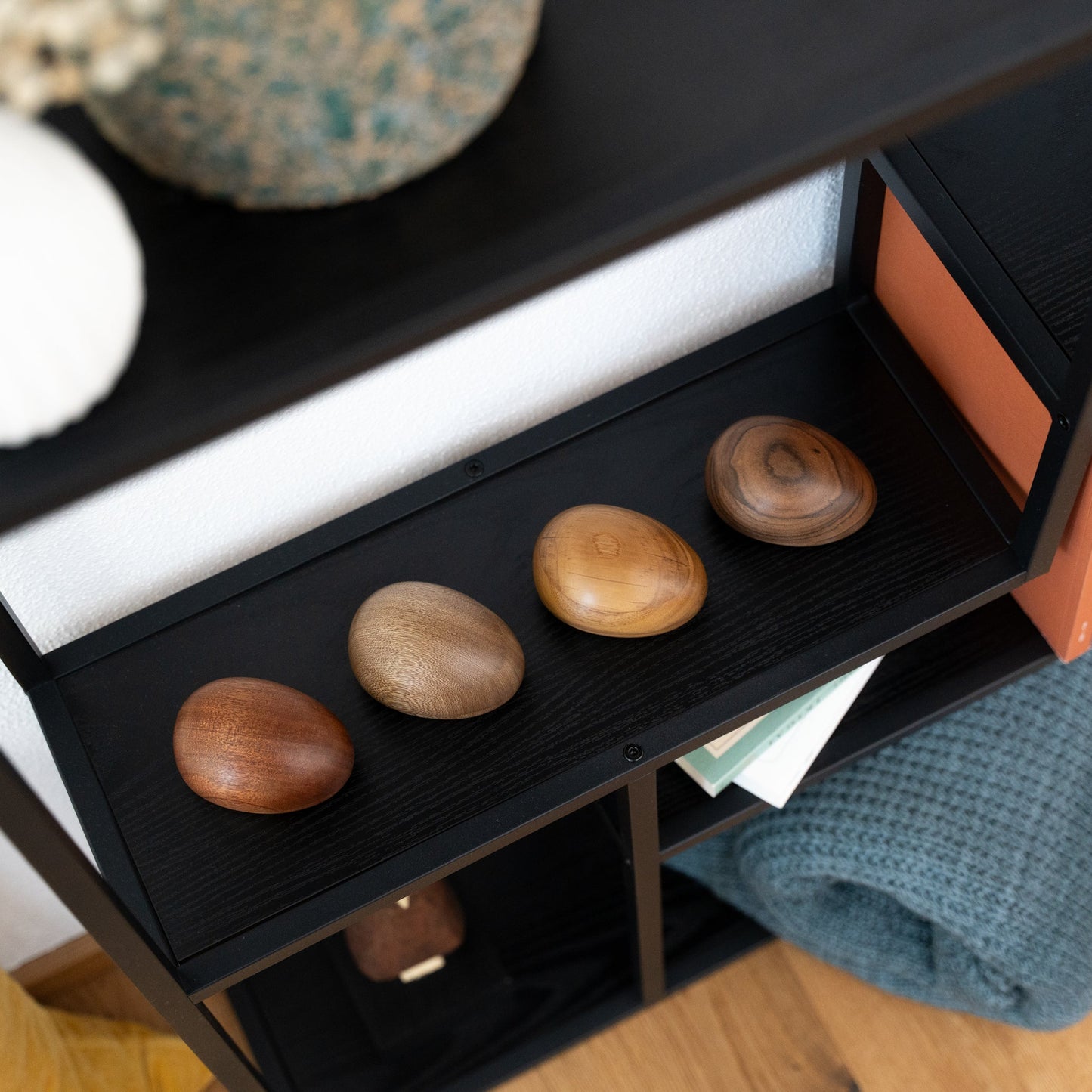 Wooden urn River Stones oak - Very small